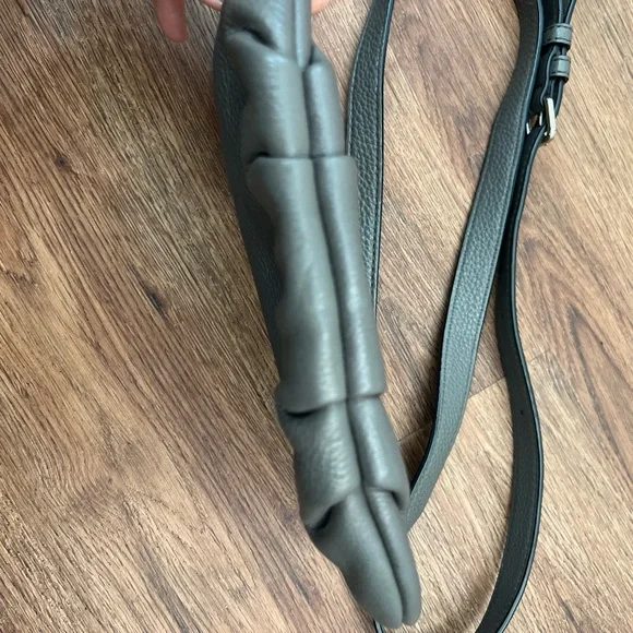 Marc Jacobs Grey Crossbody EUC - Picture 4 of 9